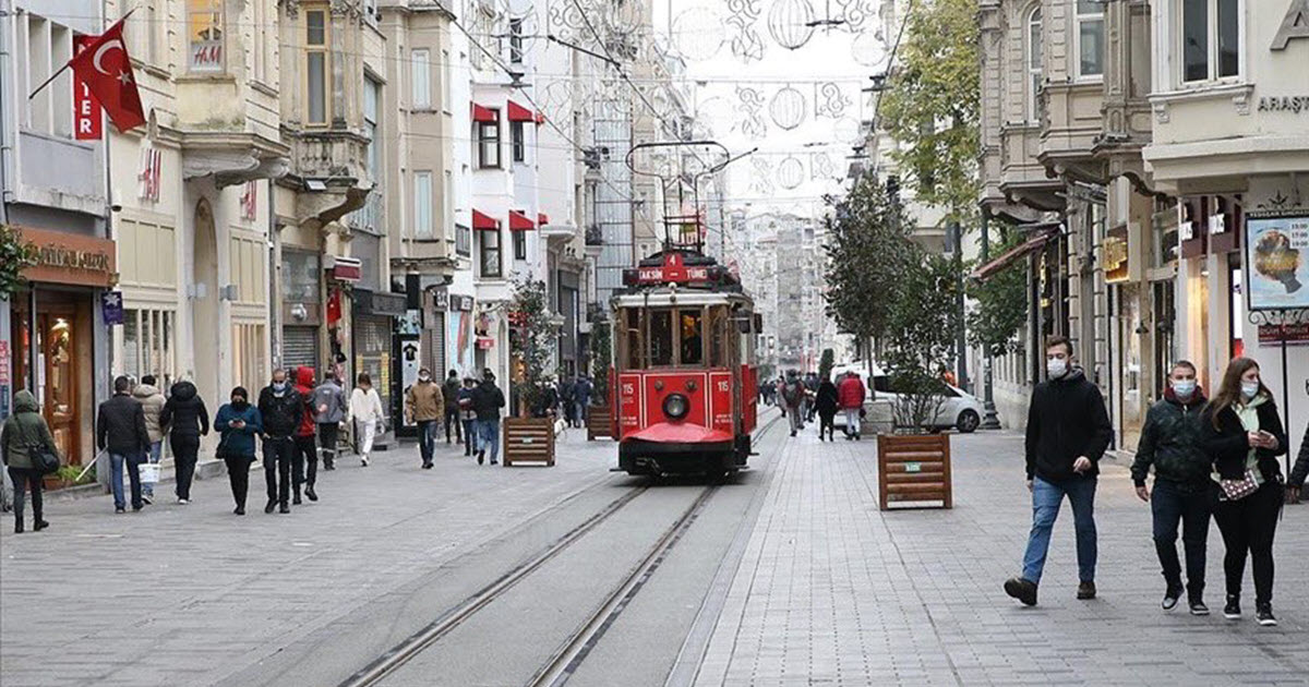 İSTANBUL'UN NÜFUSU GEÇEN YILA GÖRE 56 BİN 815 KİŞİ AZALDI
