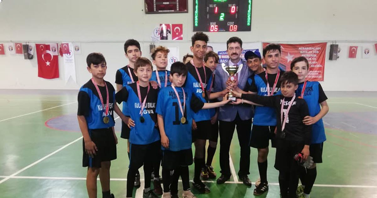 ORTAOKULLAR ARASI FUTSAL TURNUVASI ŞAMPİYONU AĞVA ATATÜRK ORTAOKULU