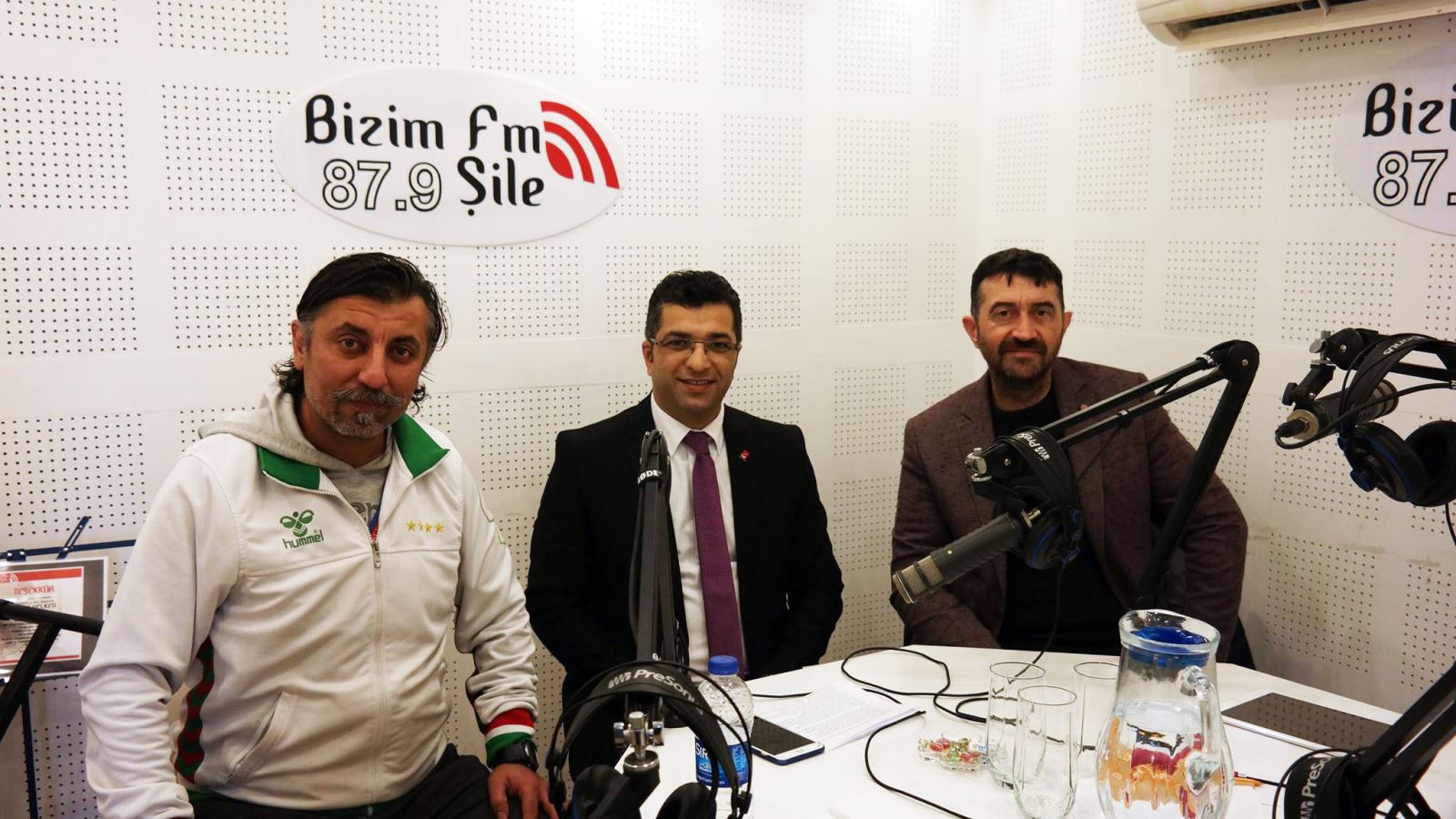 TANJU ALTINAY’LA ‘’KULVAR PROGRAMI’’  15:00’DA ŞİLE’NİN RADYOSU BİZİM FM ‘DE 