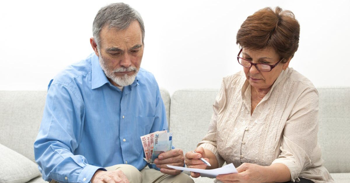 KİMLER 15 YIL HİZMET, 61 YAŞ ŞARTIYLA EMEKLİ OLABİLİR?