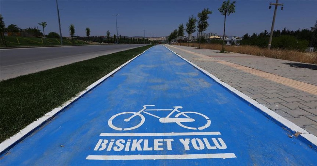MANSUR YAVAŞ ÇALIŞIYOR