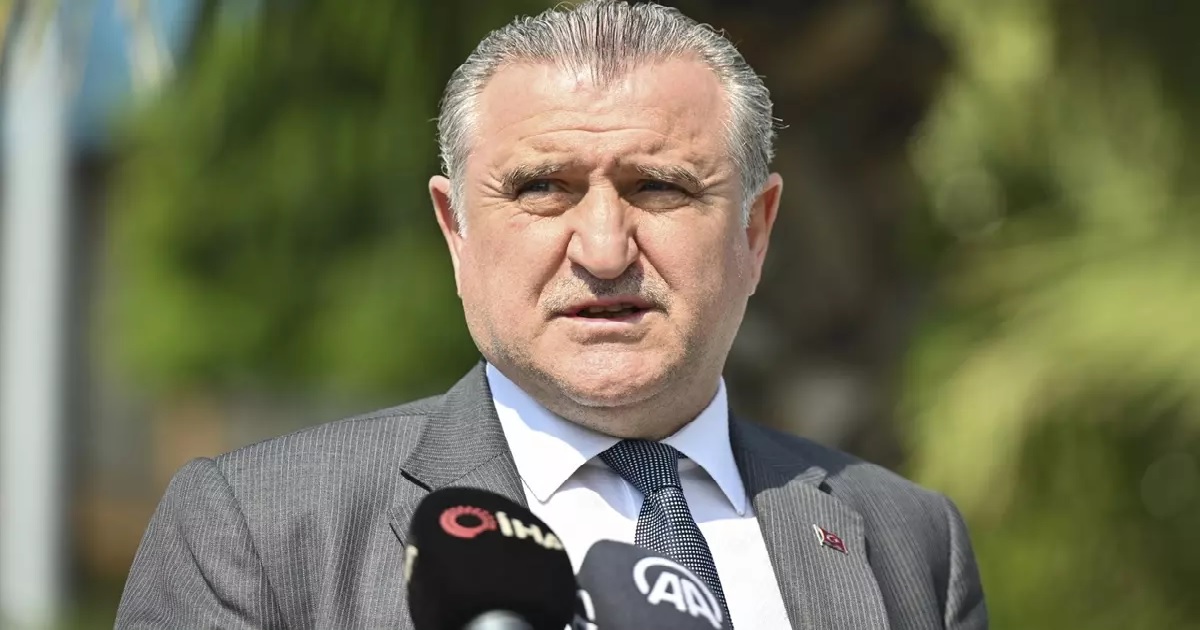BAKAN BAK: DEPREM BÖLGESİNE YENİ YURTLAR YAPACAĞIZ