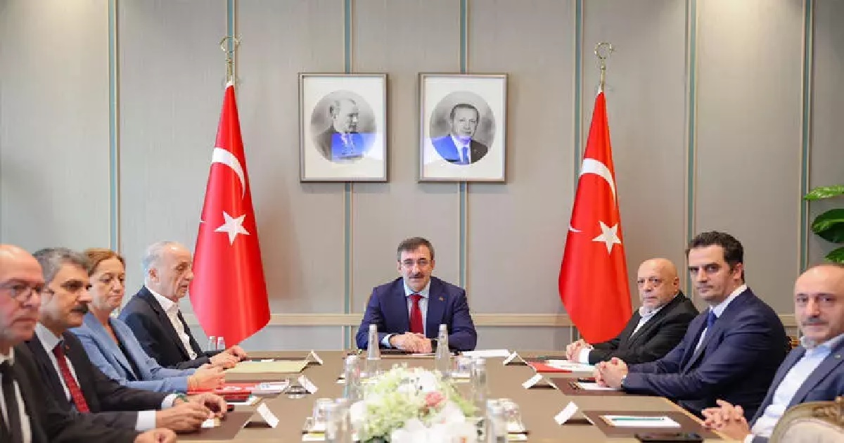 CUMHURBAŞKANI YARDIMCISI YILMAZ İŞÇİ SENDİKALARININ TEMSİLCİLERİYLE GÖRÜŞTÜ