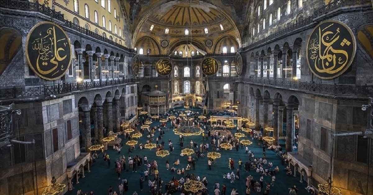 AYASOFYA CAMİİSİNE GİRİŞLER TURİSTLER İÇİN ÜCRETLİ OLUYOR