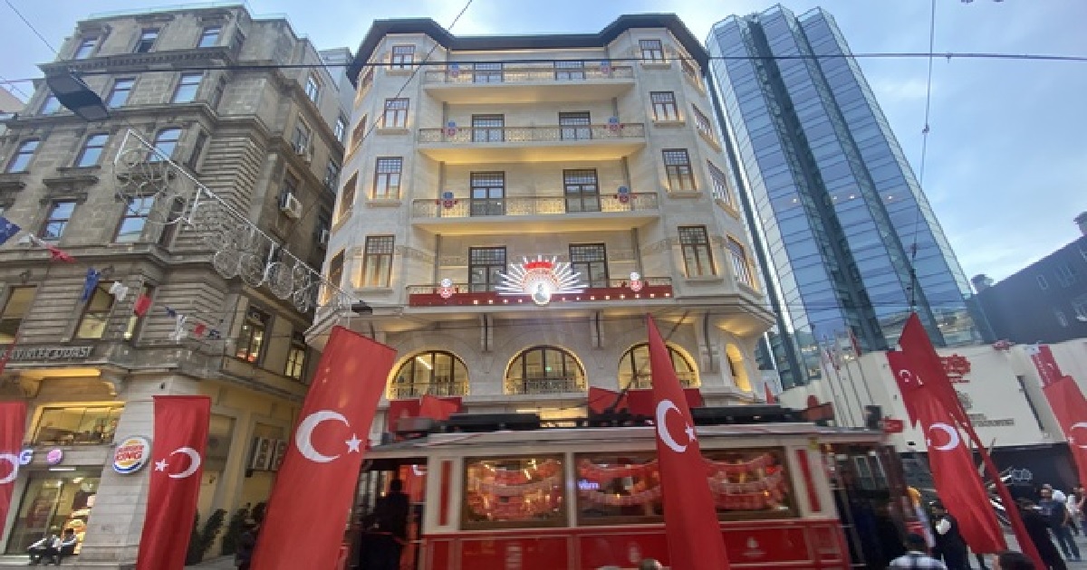 İŞ BANKASINDAN 100. YILA ARMAĞAN