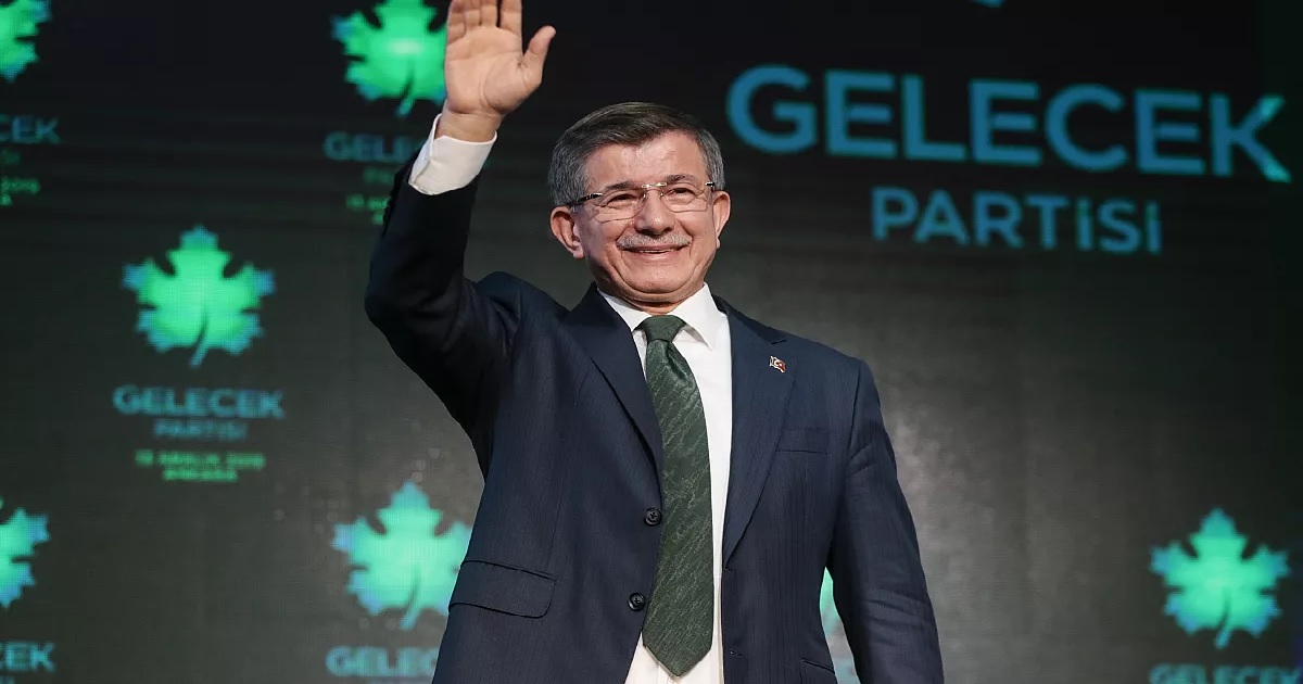 AHMET DAVUTOĞLU, YENİDEN GENEL BAŞKANLIĞA SEÇİLDİ