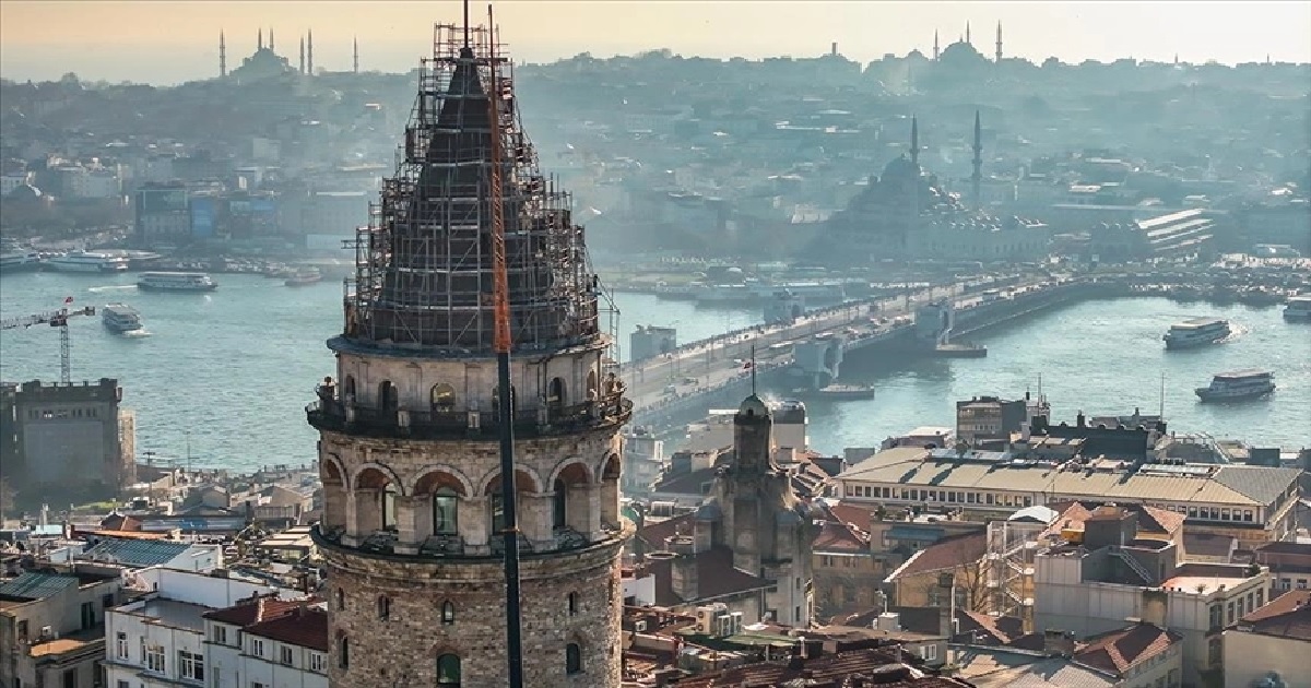 GALATA KULESİ BİR AY KAPALI