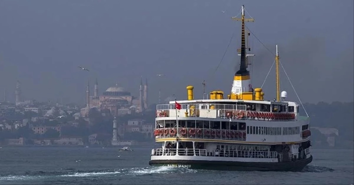 İSTANBUL'DA OLUMSUZ HAVA ŞARTLARI NEDENİYLE BAZI VAPUR SEFERLERİ İPTAL EDİLDİ