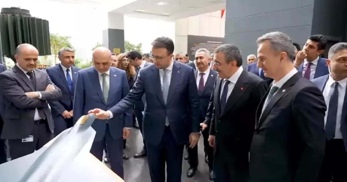 CUMHURBAŞKANI YARDIMCISI YILMAZ, ASELSAN'I ZİYARET ETTİ