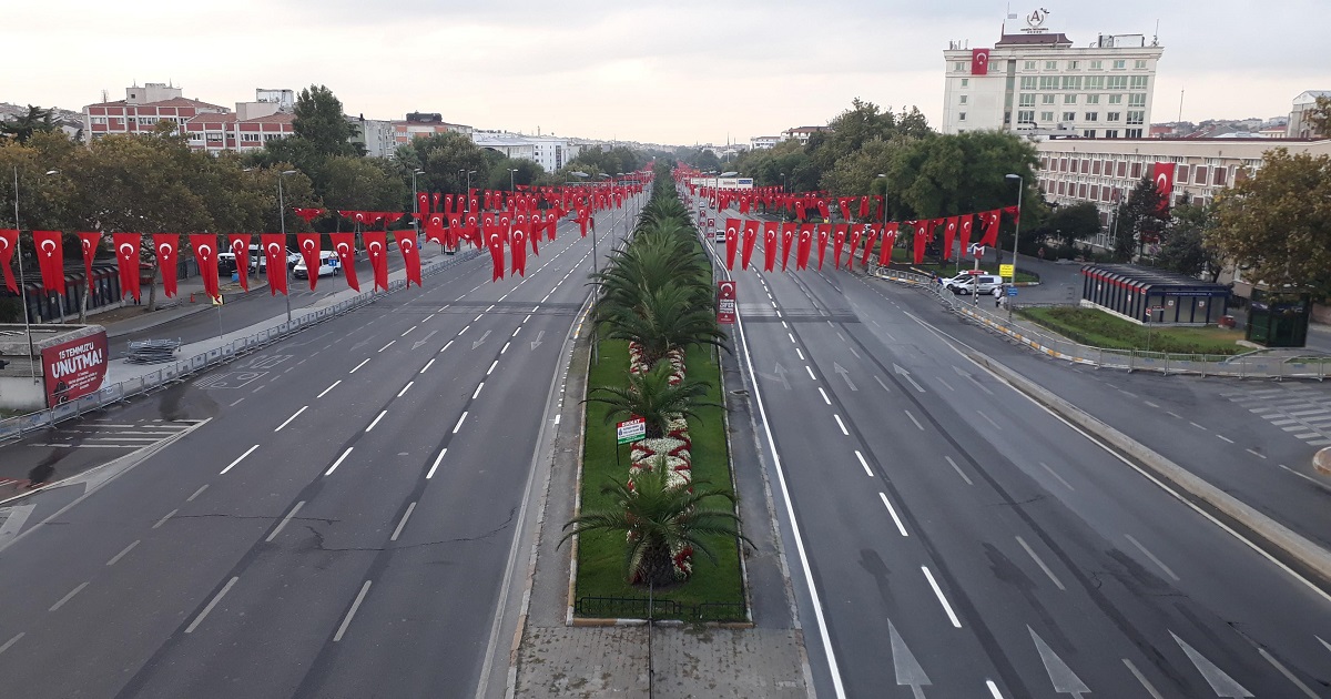 VATAN CADDESİ TRAFİĞE KAPATILDI