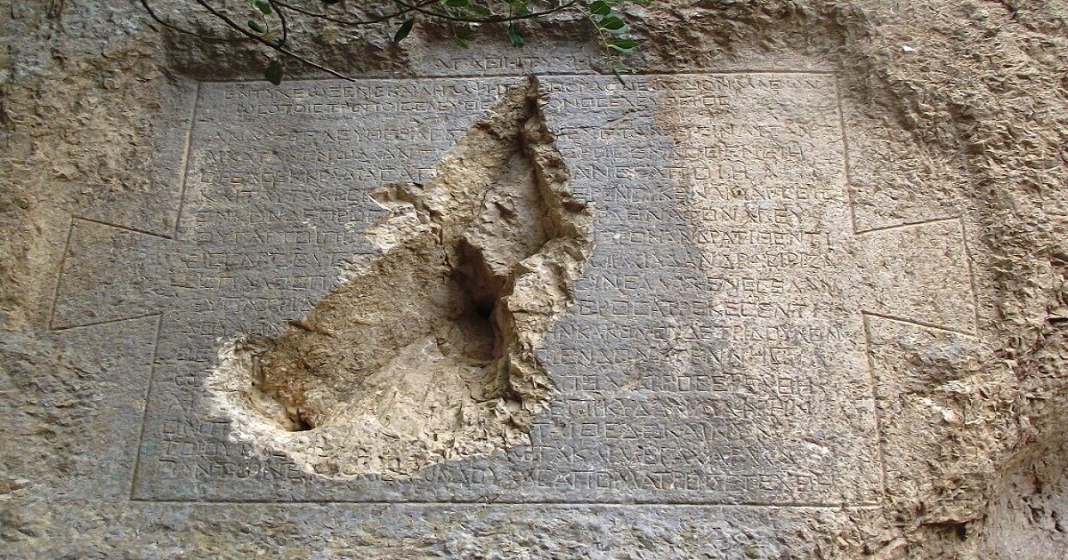 DİNAMİTLE PATLATILAN 1000 YILLIK KİLİSE DUVARI 