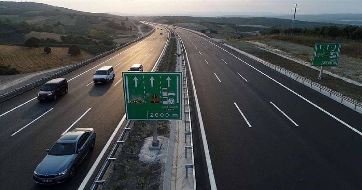 İSTANBUL-İZMİR OTOYOLU BAYRAM TRAFİĞİNİ RAHATLATTI