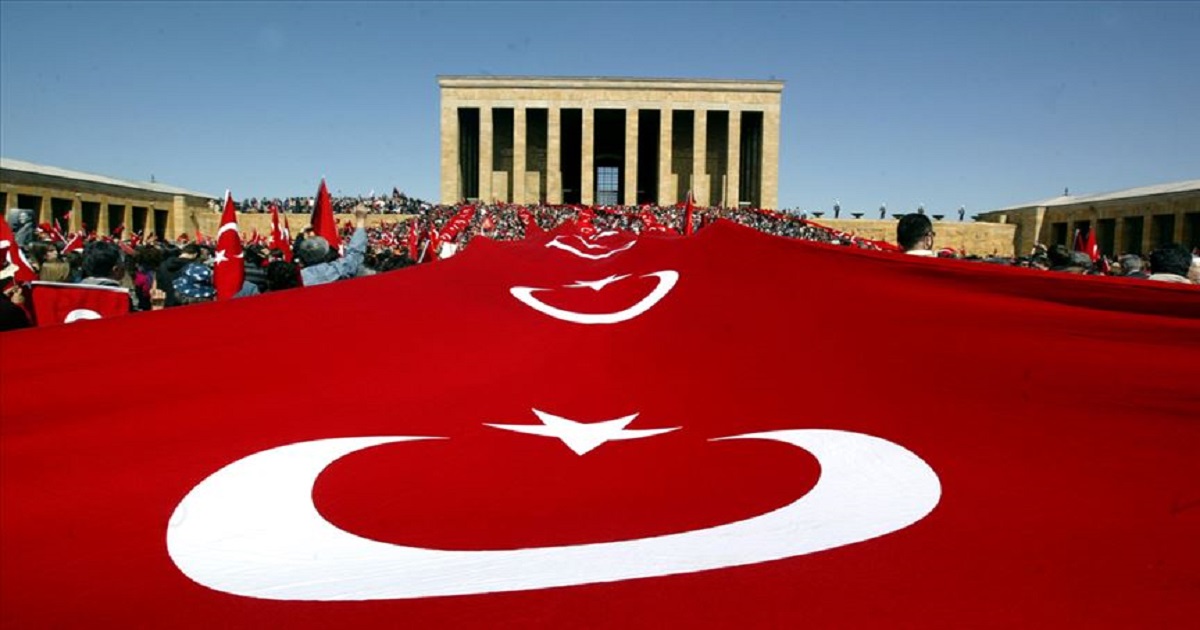 BÜYÜK ÖNDER ATATÜRK